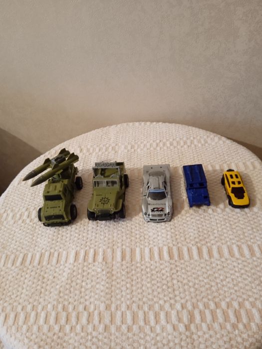Продам детские машинки-5штук.