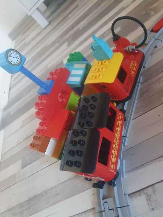 Seturi Lego Duplo multe cu trenuleț.