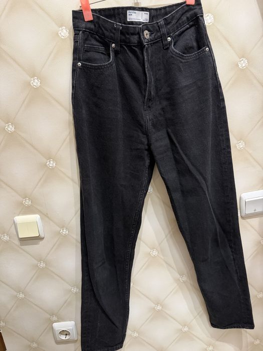 Черни дънки от Bershka