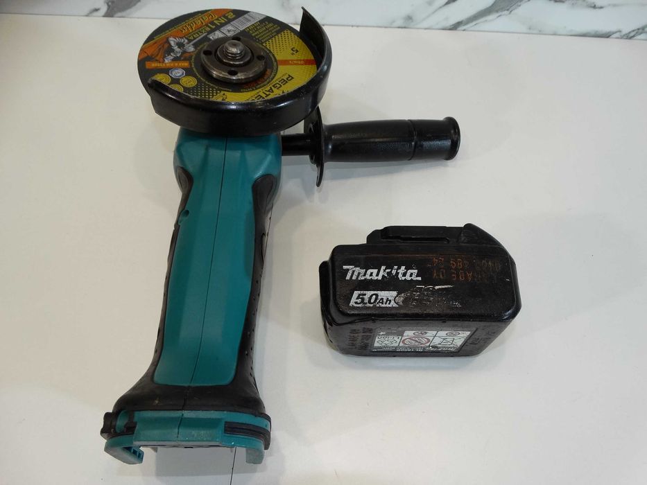 Makita DGA 452 - Акумулаторен ъглошлайф