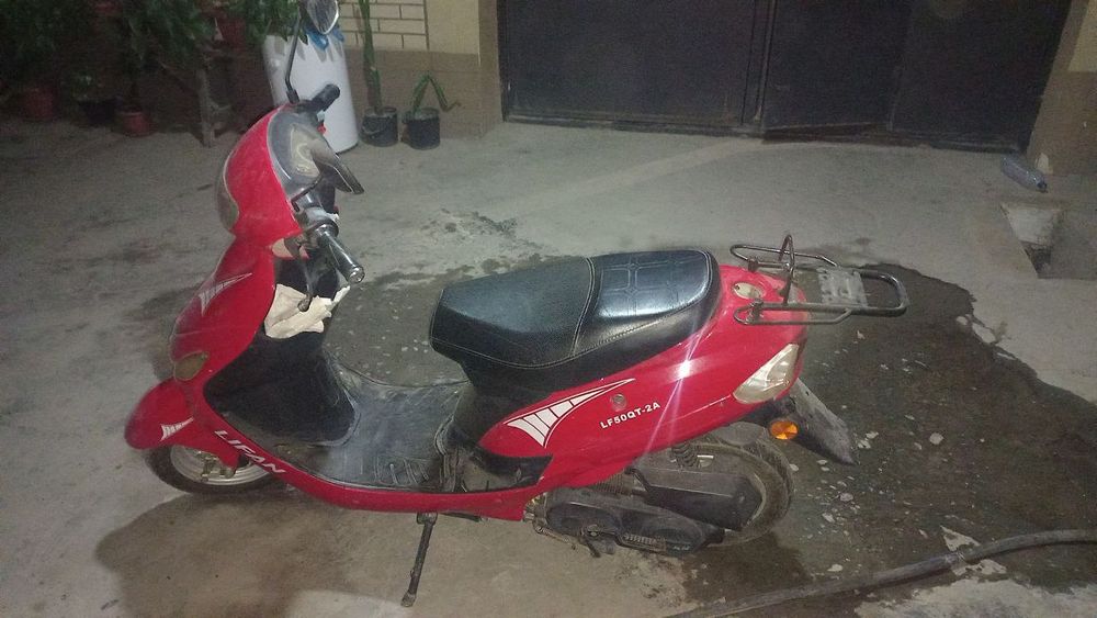 Sukuterr lifan qizil rangi