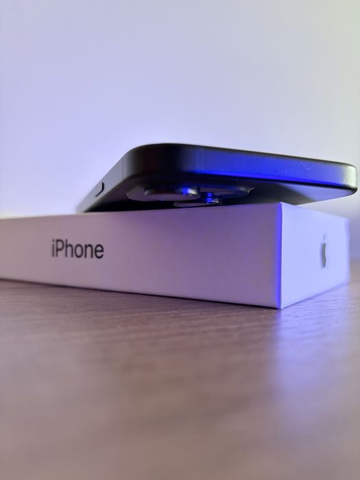 iPhone 15, 128GB, черен