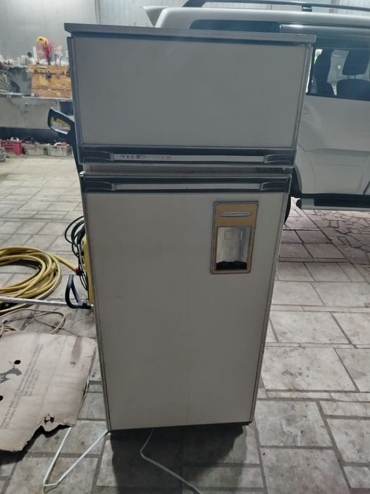 Холодильник б/у в хорошем состоянии