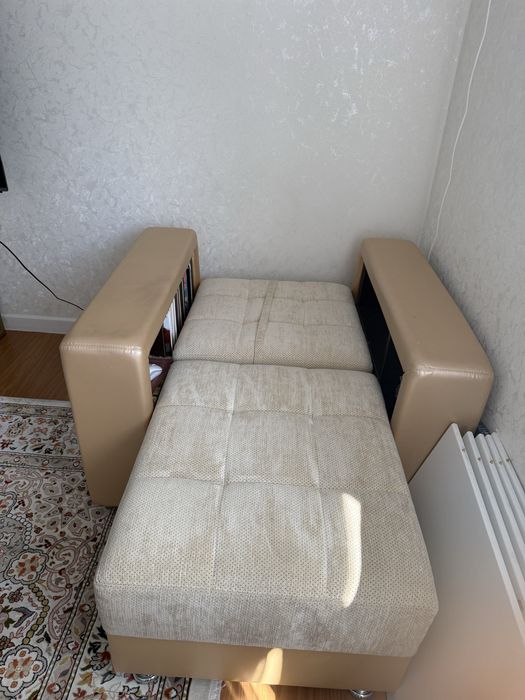 Продам диван, 2 кресла и пуфик