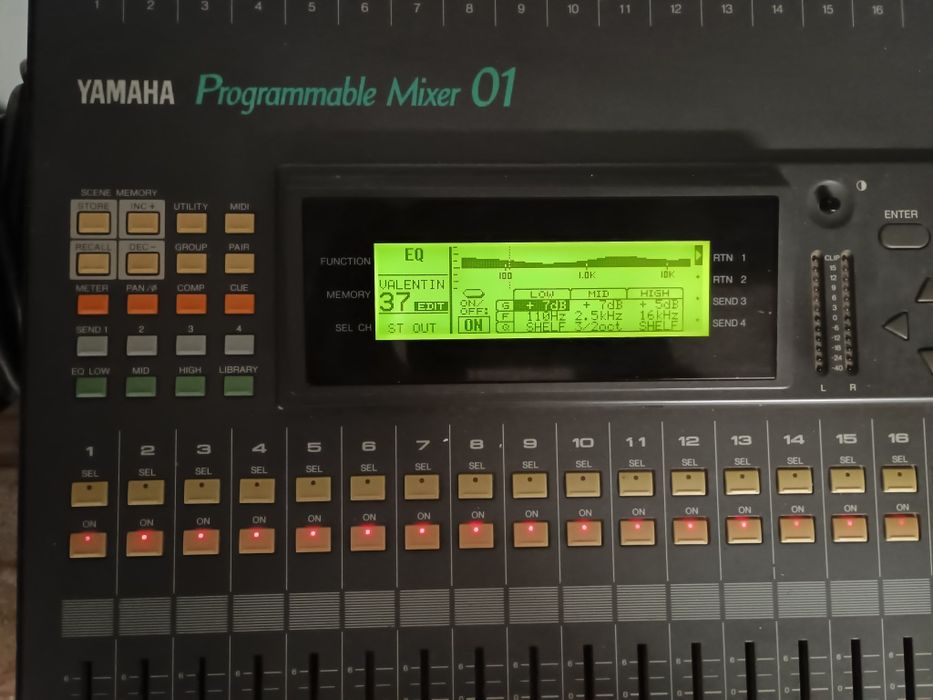 Boxe Electrovoice ELX115, amplificator E800 , mixer digital Yamaha