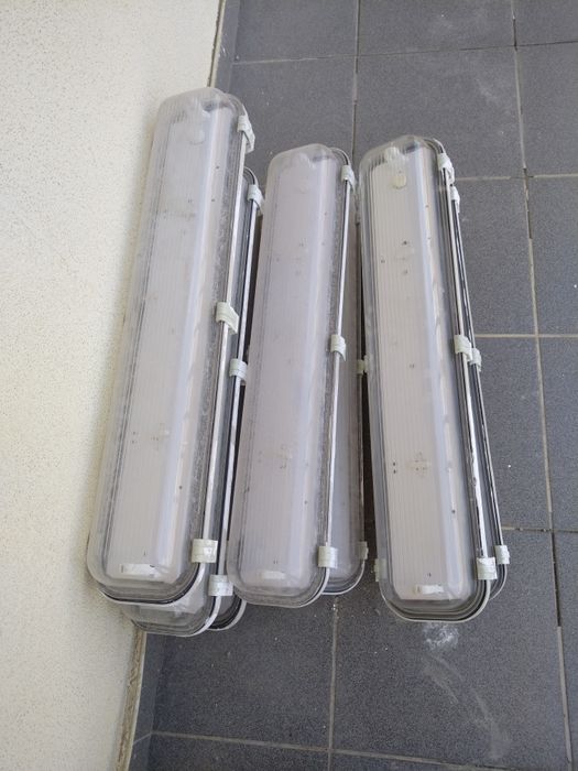 Corpuri iluminat neon