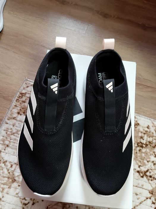 Дамски маратонки Adidas чисто нови