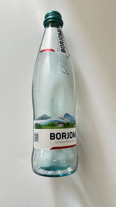 Продам бутылки Боржоми