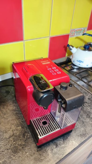 Espressor Delonghi Lattissima touch capsule Nespresso