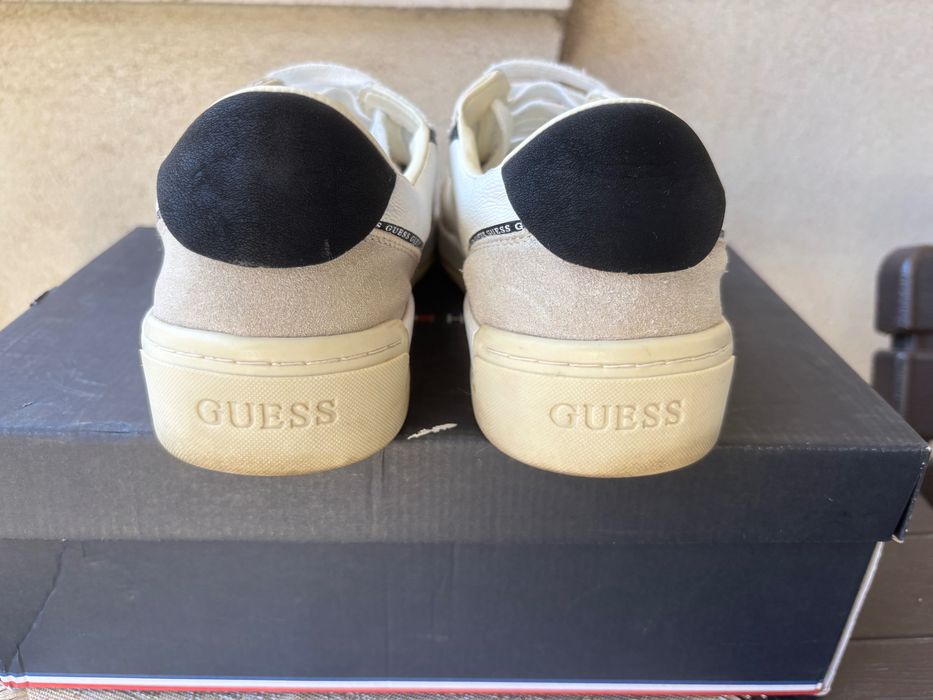 Guess бели мъжки кецове