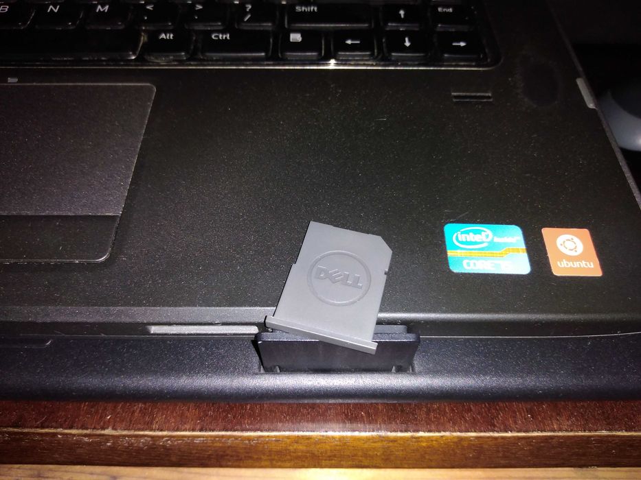 Лаптоп Dell Vostro 3560