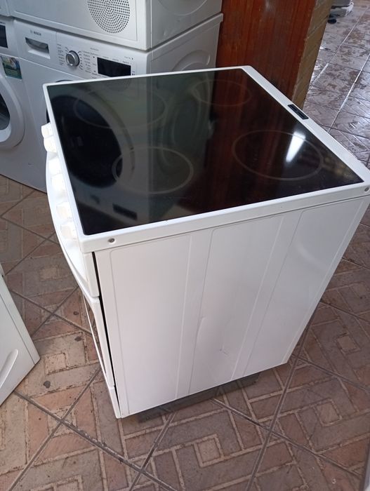 Свободно стояща печка с керамичен плот VOSS Electrolux 2 год.Гаранциия