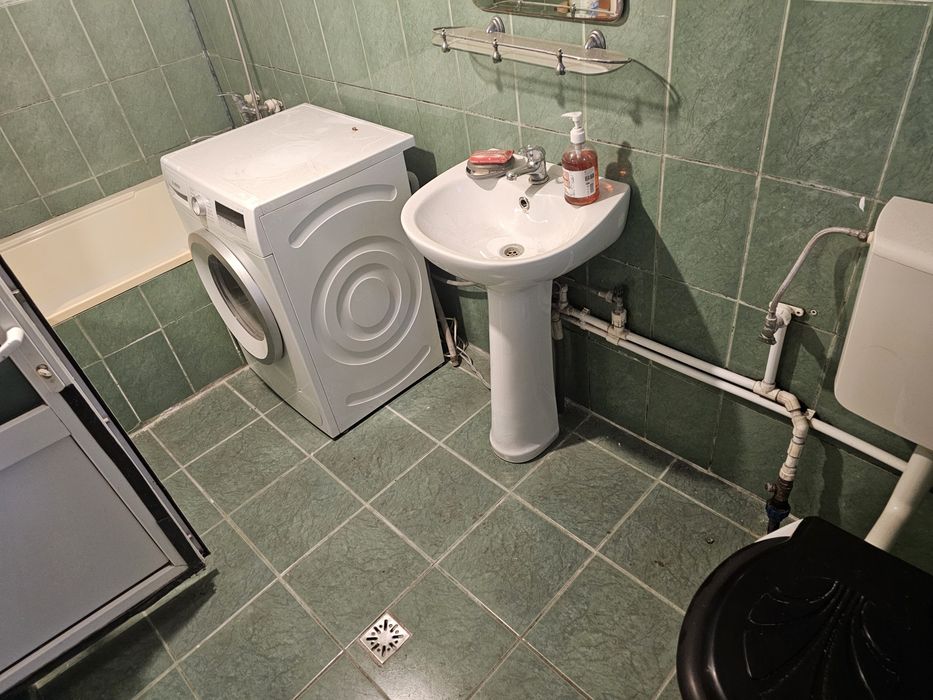 Casă bătrânească cu teren 625 mp  în Bariera Vâlcii (str.. Ramuri)
