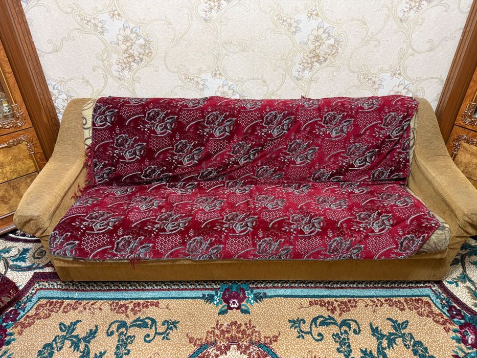 Диван с с двумя креслами