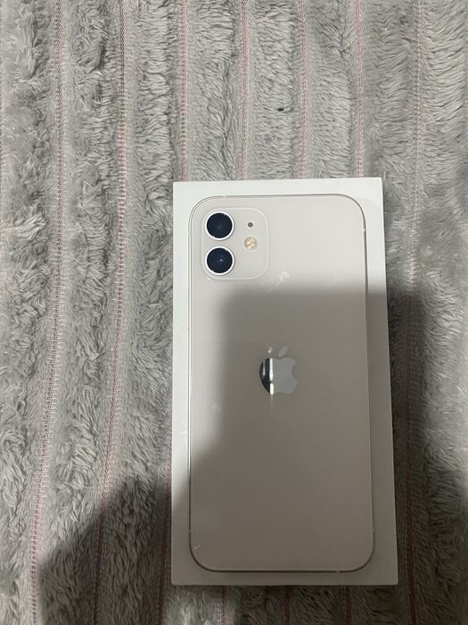 iPhone 12 белый с коробкой