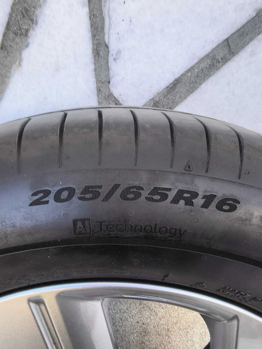 Оригинални джанти с летни гуми Nexen 16" за Hyundai
