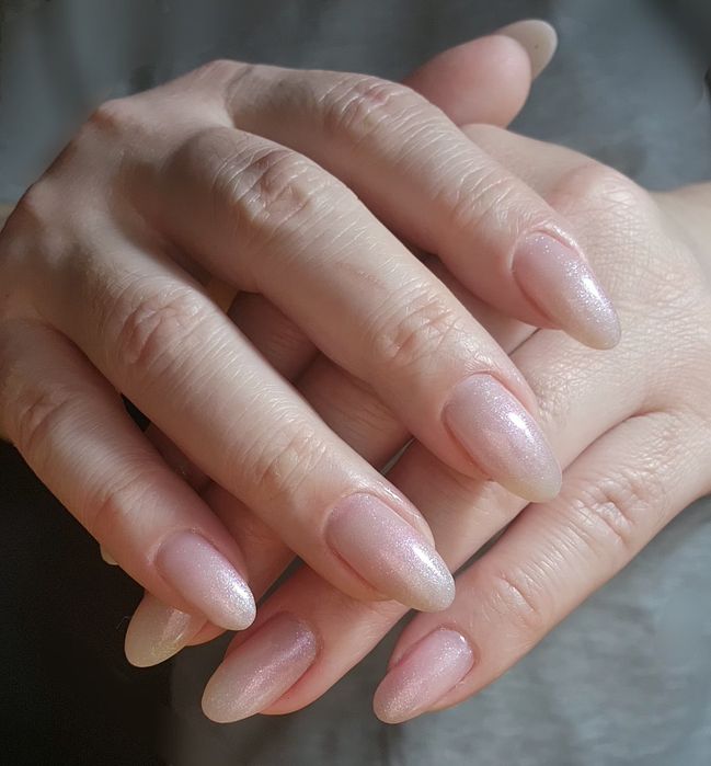 Нужны модели на каждый день. Также услуги маникюра.