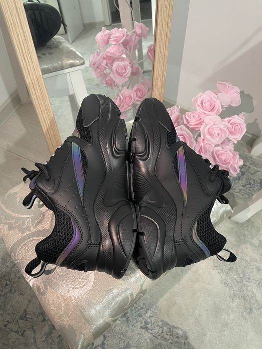 Dior b22.