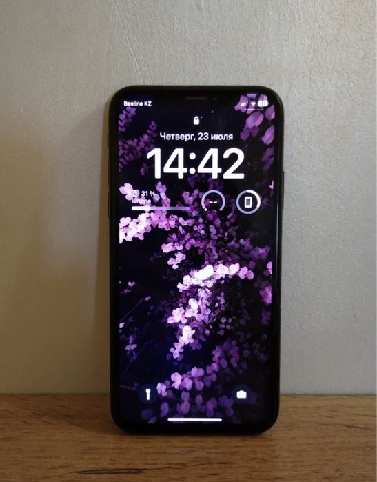 Продам Iphone X срочно
