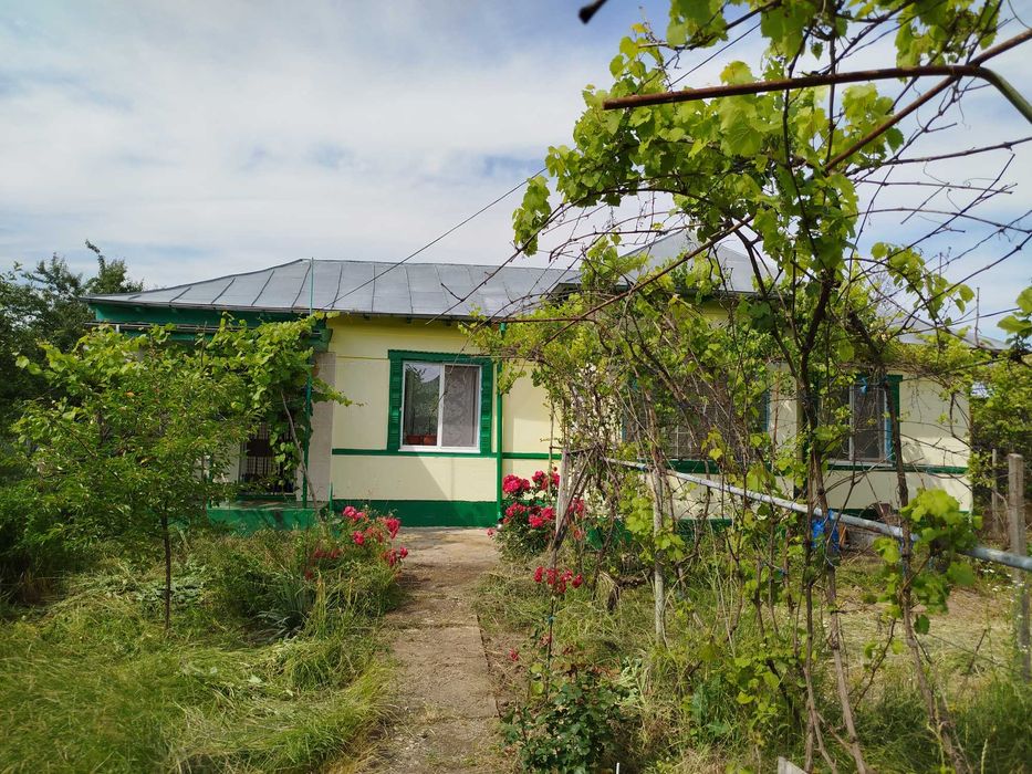 Casă 5 camere | 84 mp | Teren 1005 mp | Utilități complete