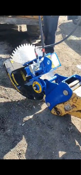 Circular pt buldoexcavator sau excavator