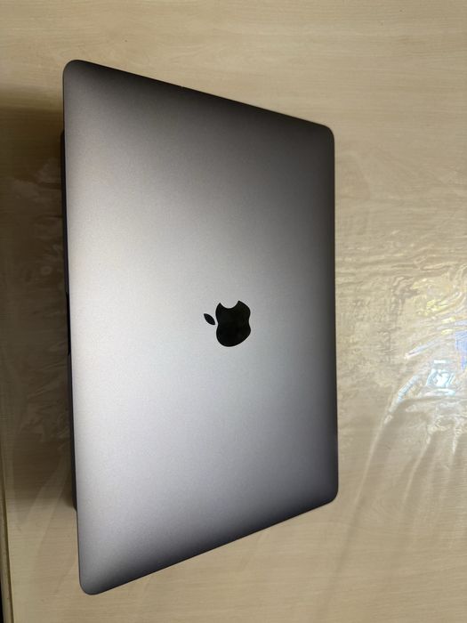 Macbook pro m1 16/256