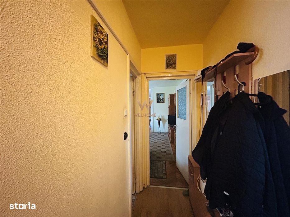 Apartament 3 camere,  zona Cedonia, cu balcon, la cheie
