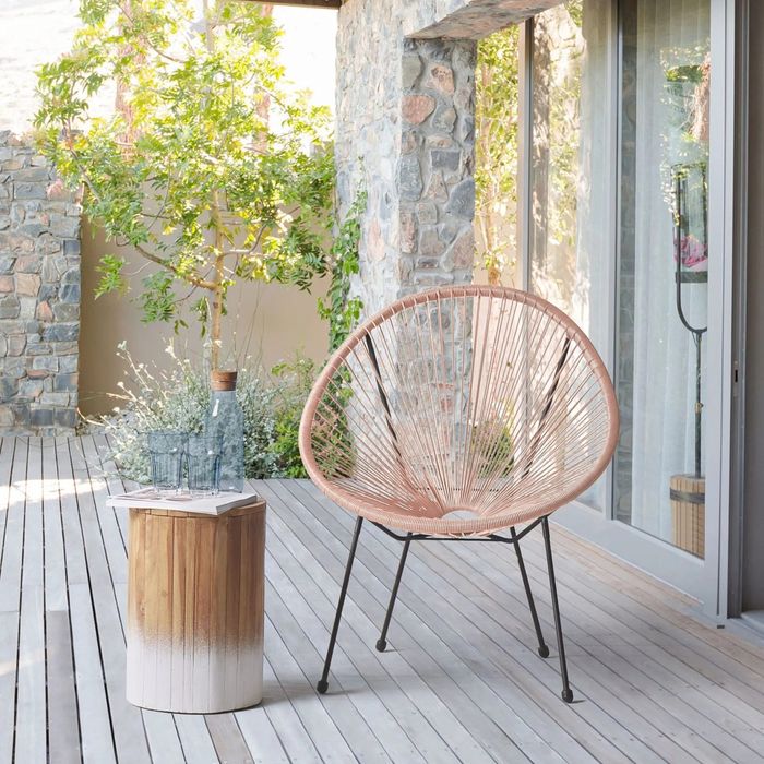 Луксозен Градиснки Комплект Acapulco – Два Бежови Стола и Кръгла Маса