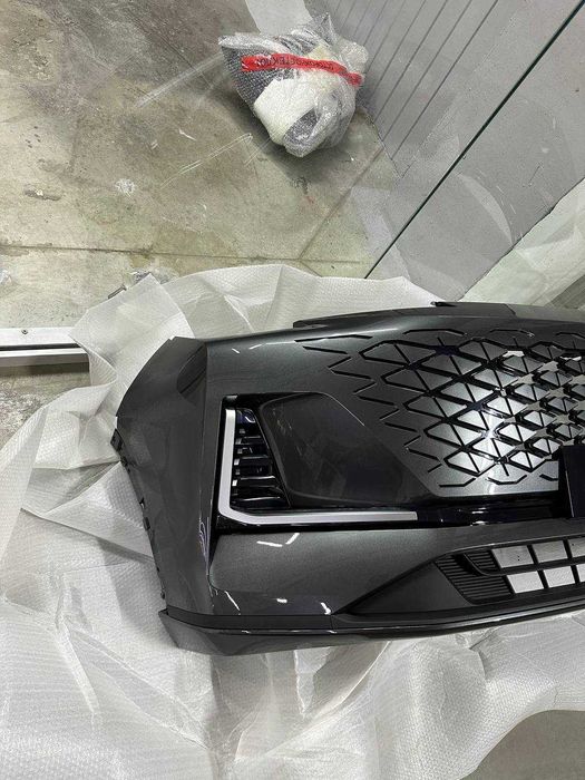 Передний Бампер ,