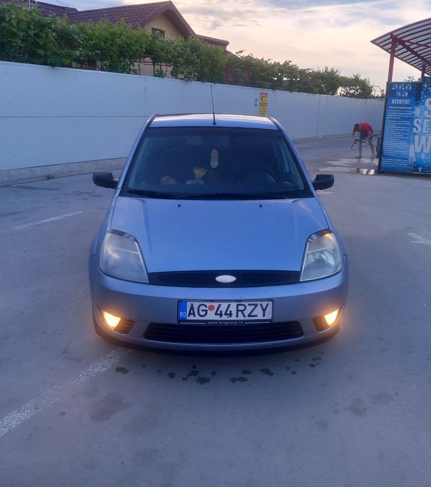 Vând schimb Ford fiesta 1.4 diesel