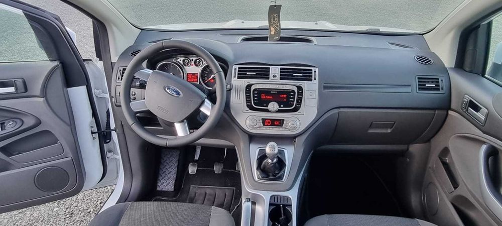 Ford Kuga 2.0 TDi 2013 Rate sau Cash