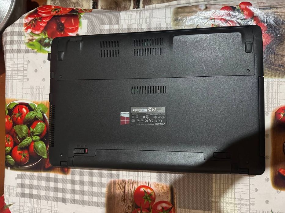 Ноутбук Asus X550C