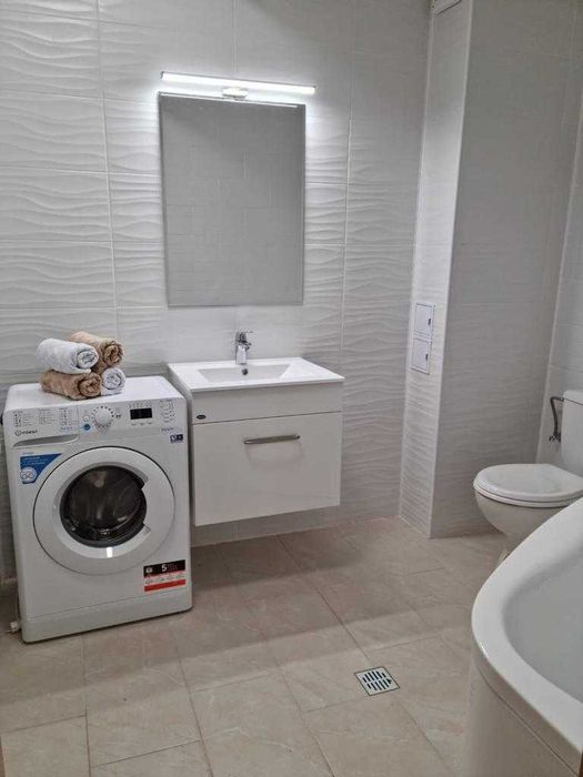 Proprietar, inchiriez apartament cu 2 camere in bloc nou