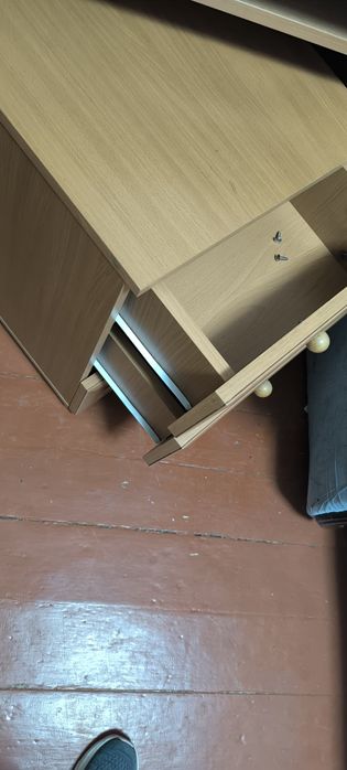 Тумбочки деревянные