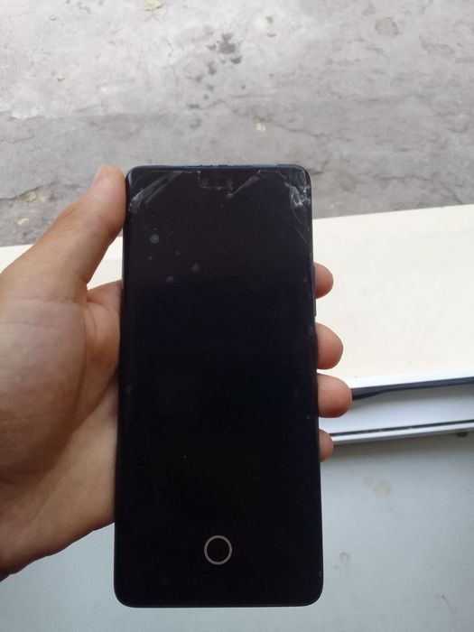 Xiaomi 13 late sotiladi