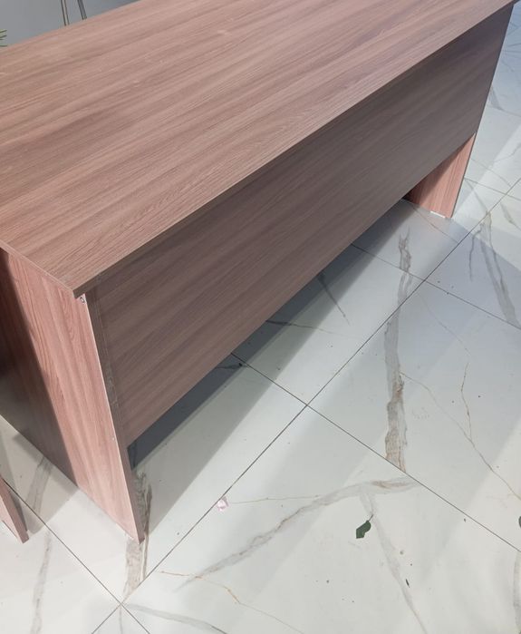 Стол в отличном состоянии