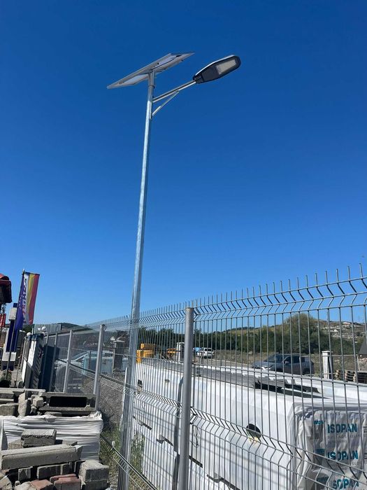 Stalp de iluminat 6 metri, cu panou solar ( nu necesita curent)