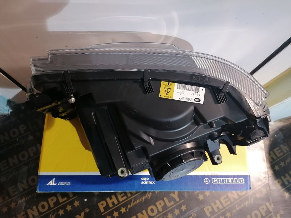 Фар фарове за Land Range Rover Sport SP (HSC) HELLA Bi-Xenon.