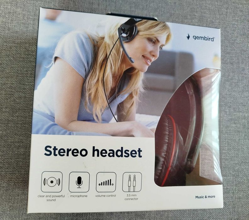 Чисто нови слушалки с микрофон