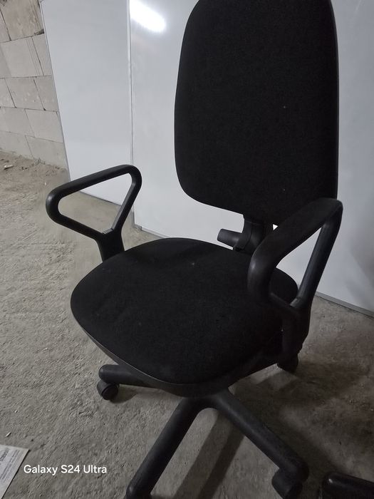 Офис столове черен цвят