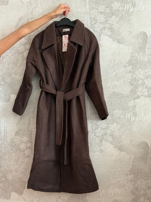 Пальто новое продам