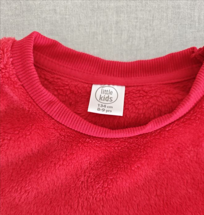 Trening Fetițe Pufos / Fleece – Roșu cu Ren – Mărime 134 cm