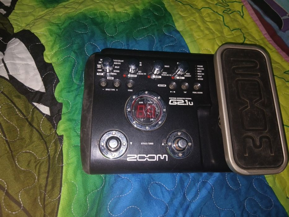 Zoomg2.1u guitar effect pedal