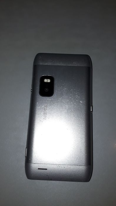 Продам  Nokia E7