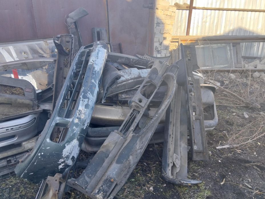 Продам бампера разные