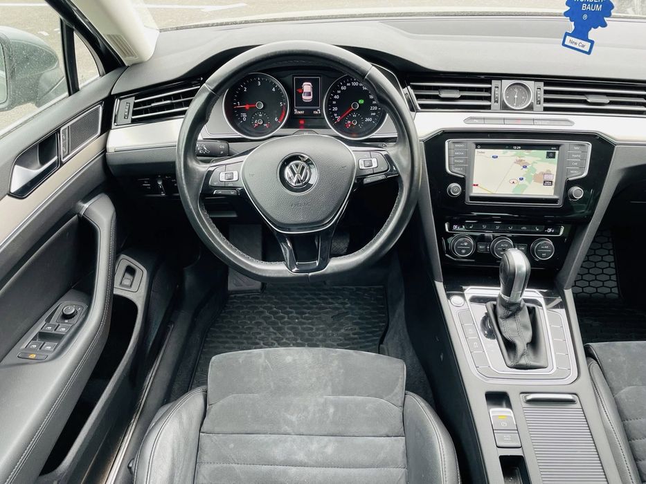 Volkswagen Passat B8 2017 Highline 2.0 TDI 190 cp DSG / 154.000 km /