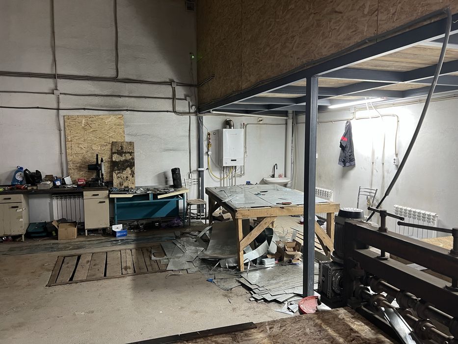 Сдам бокс 110 кв.