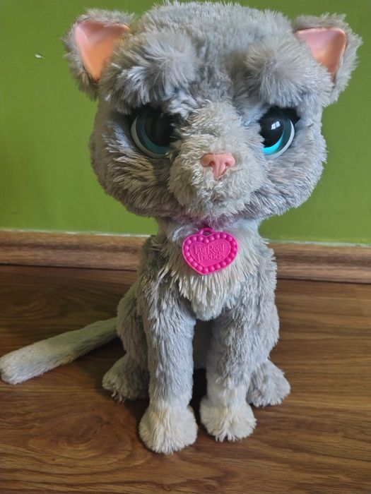 Pisica plus interactivă Fur Real, cadou Crăciun