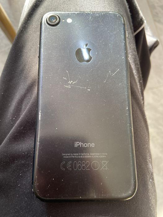 Продаю Iphone 7 64гб