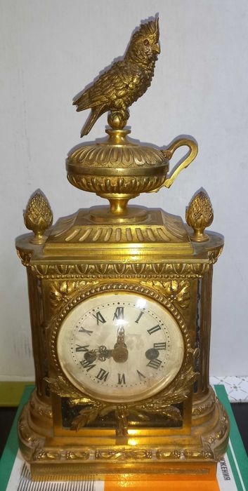 Продам антикварные часы